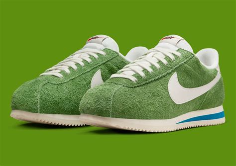 groen suede nike|Green Suede .